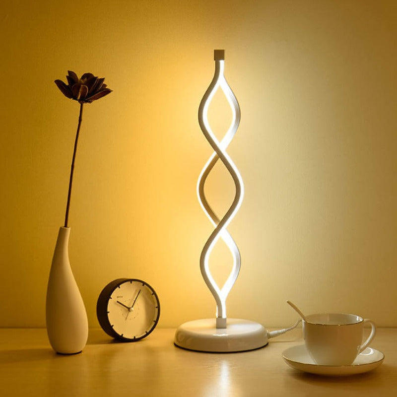 lampe de chevet design led sur une table